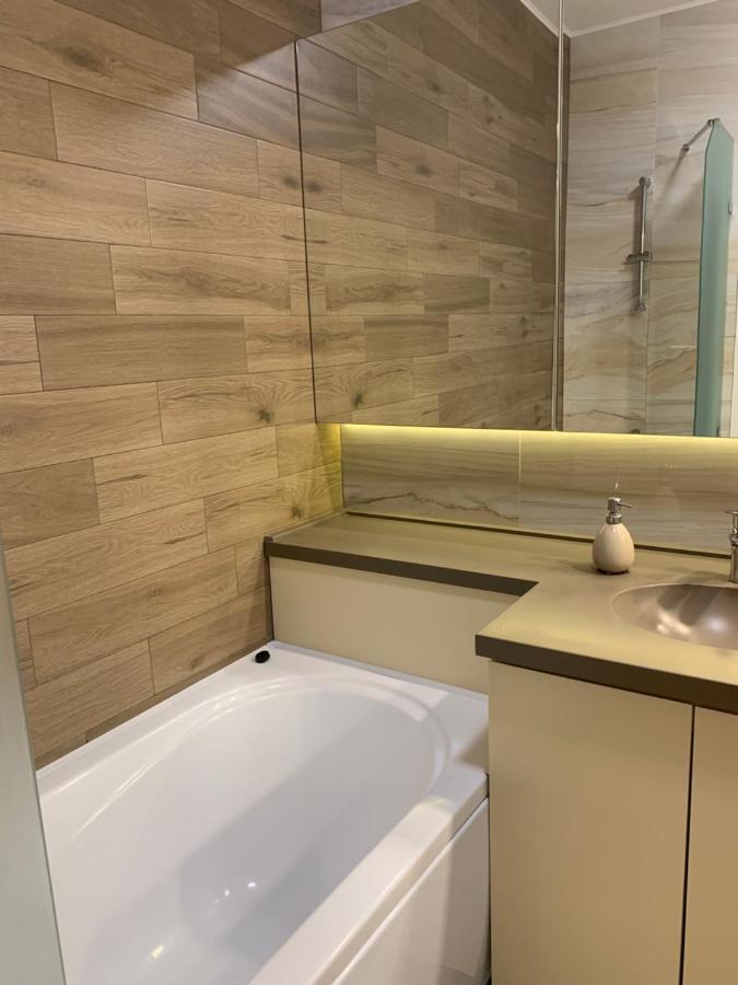 Comfortable Apartments French Quarter Акумулятори Світло Інтернет Завжди Kijev Kültér fotó