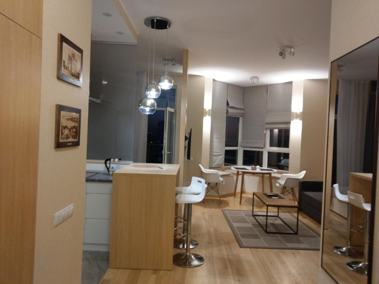 Comfortable Apartments French Quarter Акумулятори Світло Інтернет Завжди Kijev Kültér fotó