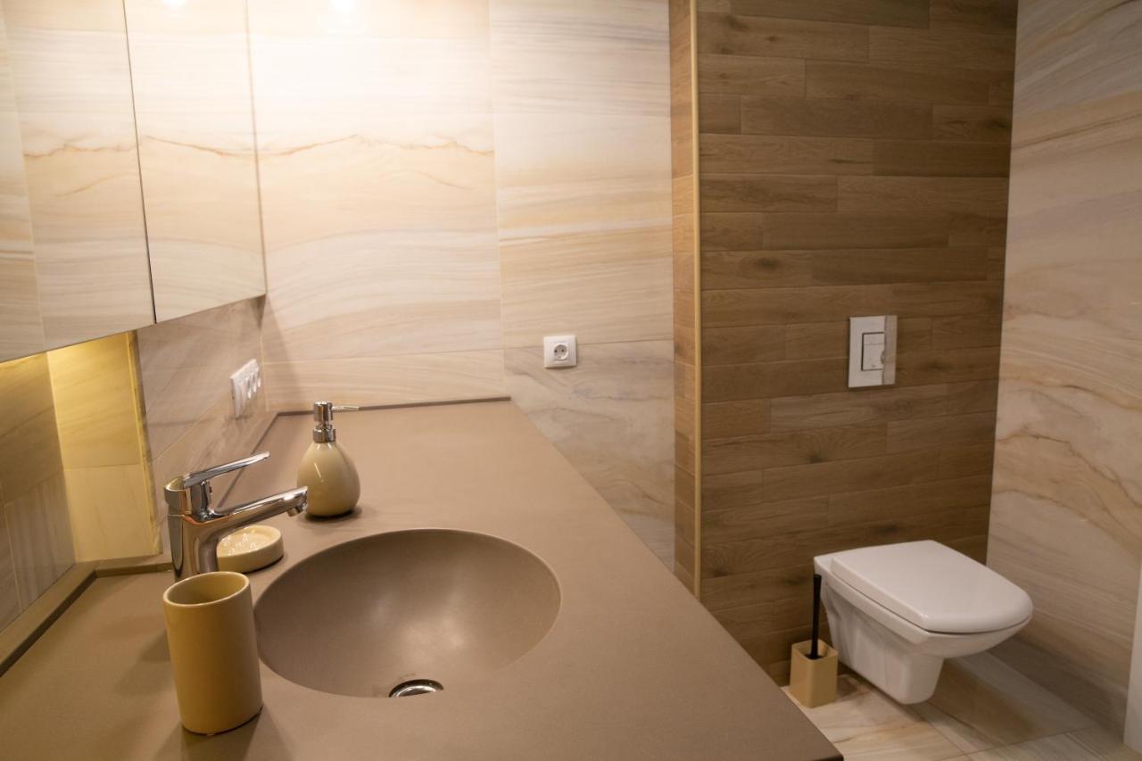 Comfortable Apartments French Quarter Акумулятори Світло Інтернет Завжди Kijev Kültér fotó
