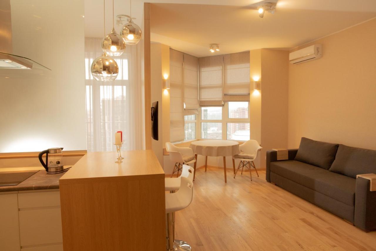 Comfortable Apartments French Quarter Акумулятори Світло Інтернет Завжди Kijev Kültér fotó