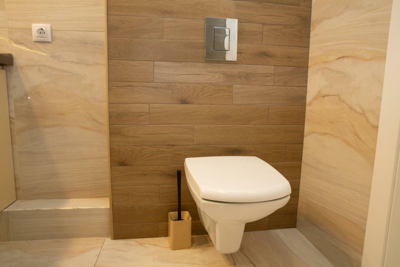 Comfortable Apartments French Quarter Акумулятори Світло Інтернет Завжди Kijev Kültér fotó